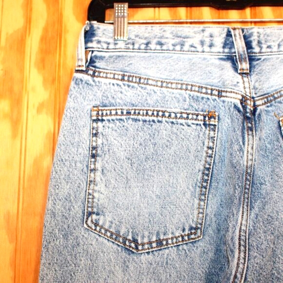 Fashion Nova High-Waisted Jeans - Light Wash - Size 7 - Picture 10 of 12